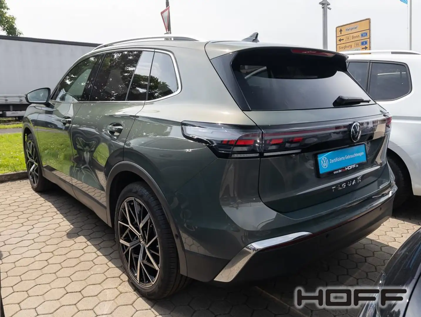 Volkswagen Tiguan 2.0 TDI DSG Elegance Navi Standheizung AHK LED Kam Vert - 2