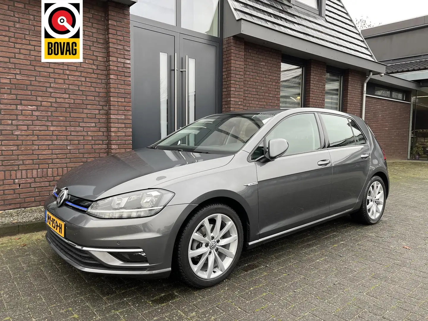 Volkswagen Golf 1.5 TSI Highline 130PK LED | NAV | ADAPTIVE CRUISE Grijs - 1