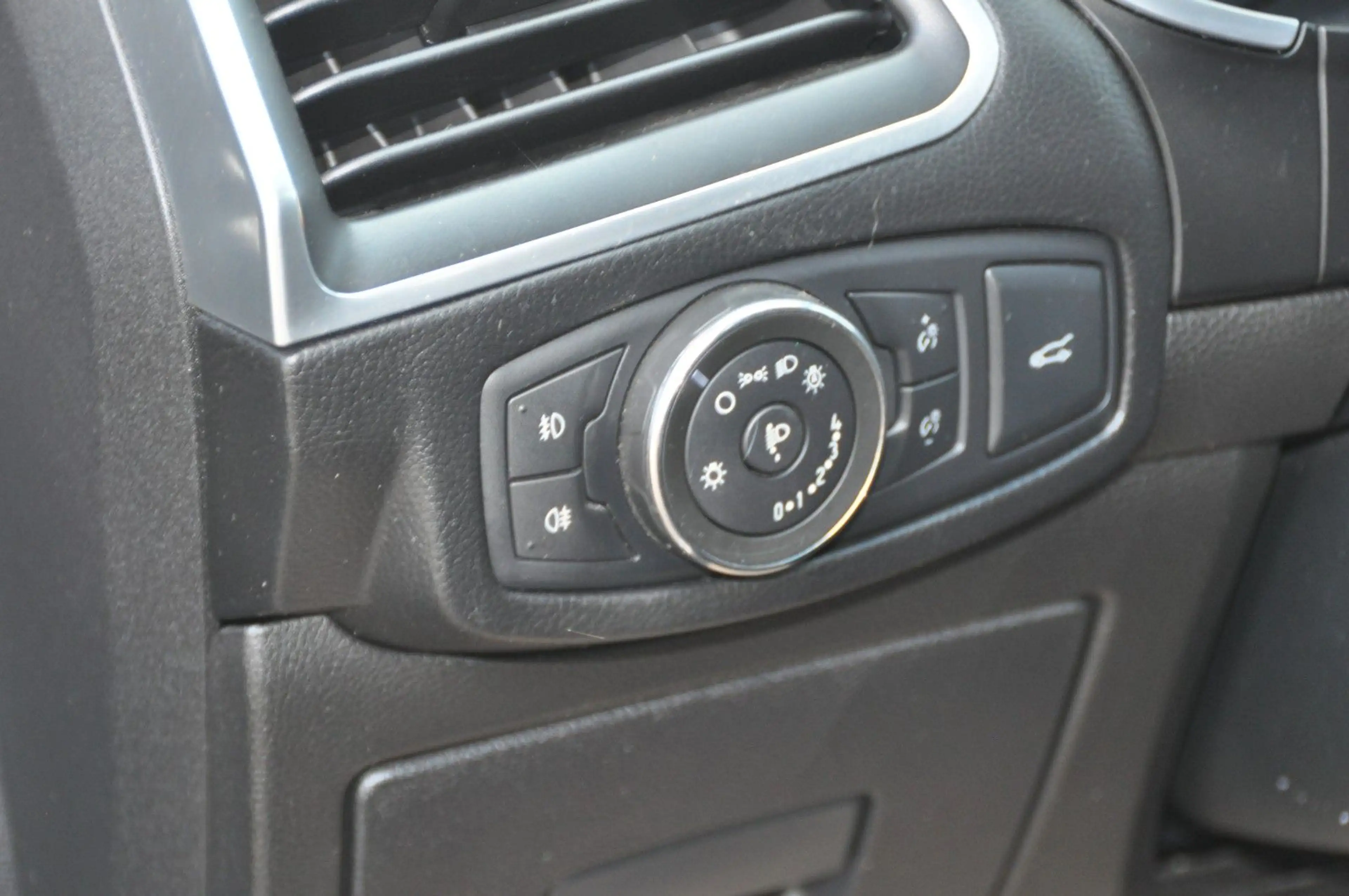 Ford Edge Titanium 4x4 — photo 7