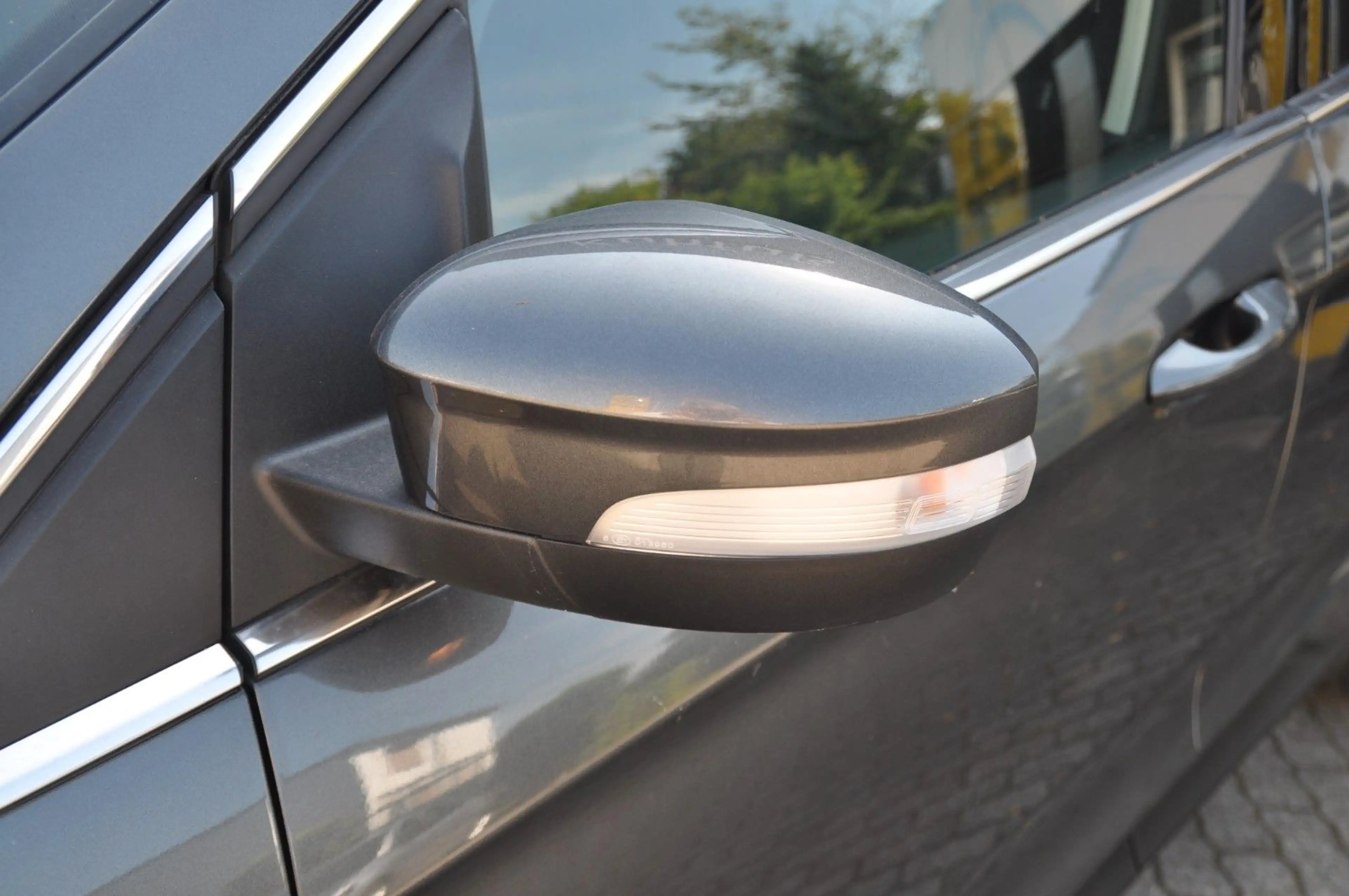 Ford Edge Titanium 4x4 — photo 44