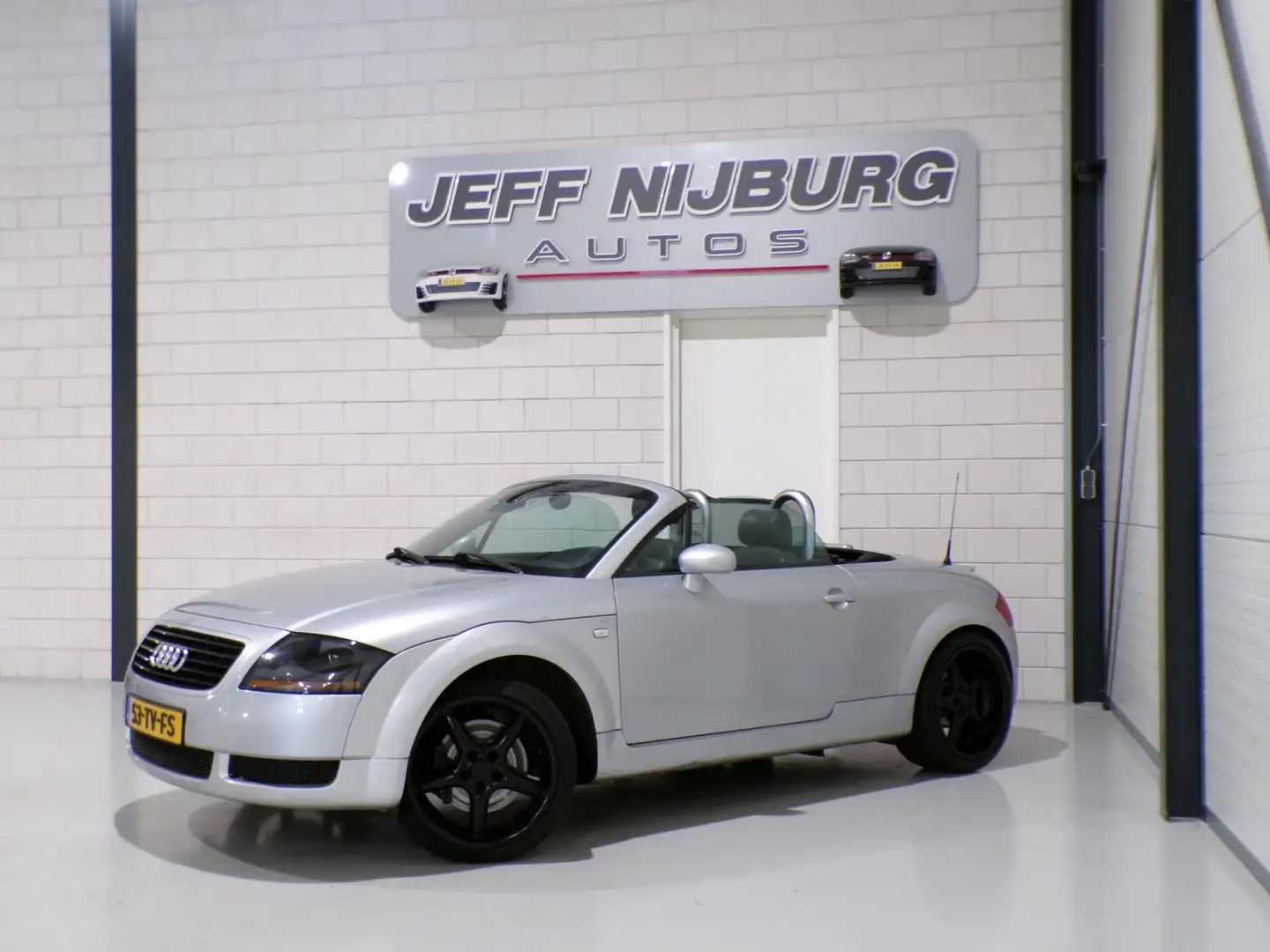 Audi TT Roadster 1.8 5V Turbo 180PK Bluetooth Leer Stoelve Grijs - 2