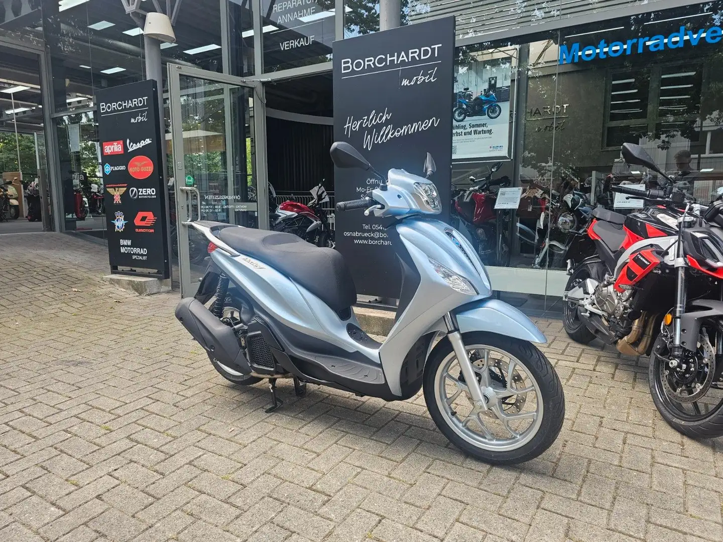 Piaggio Medley 125 E5+, 11 kW (14,9 PS) Gris - 1