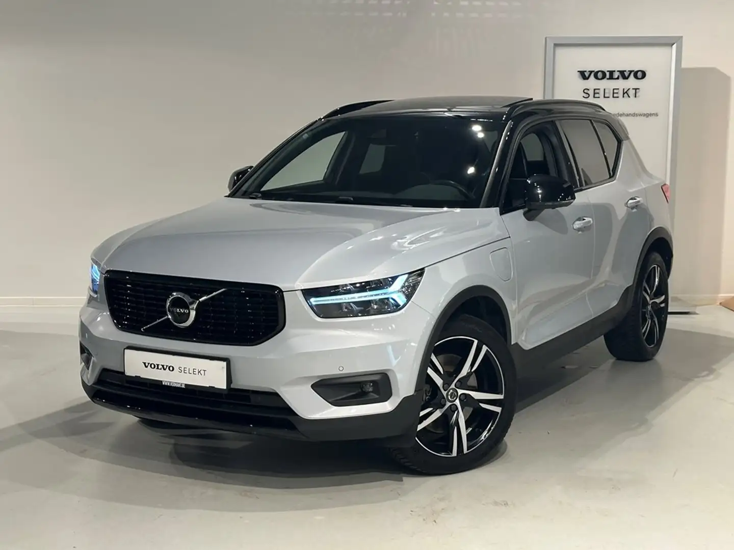 Volvo XC40 T5 Recharge R Design + PANO DAK/TREKHAAK Grijs - 1