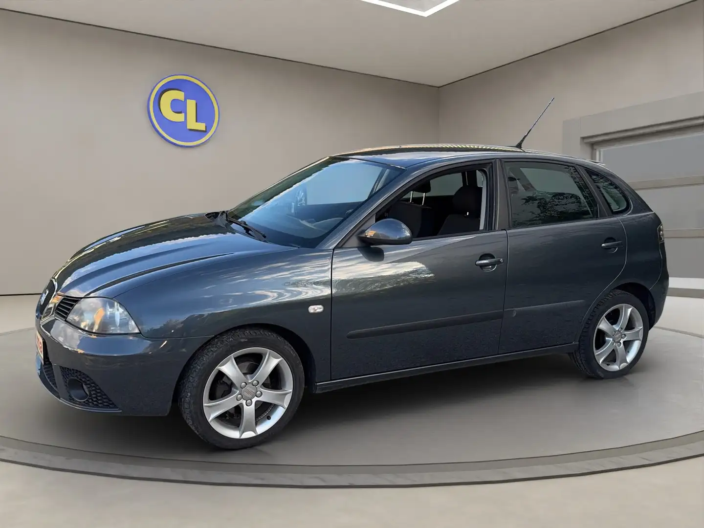 SEAT Ibiza Ibiza  5-Türer 1.4 16V Reference Gris - 2
