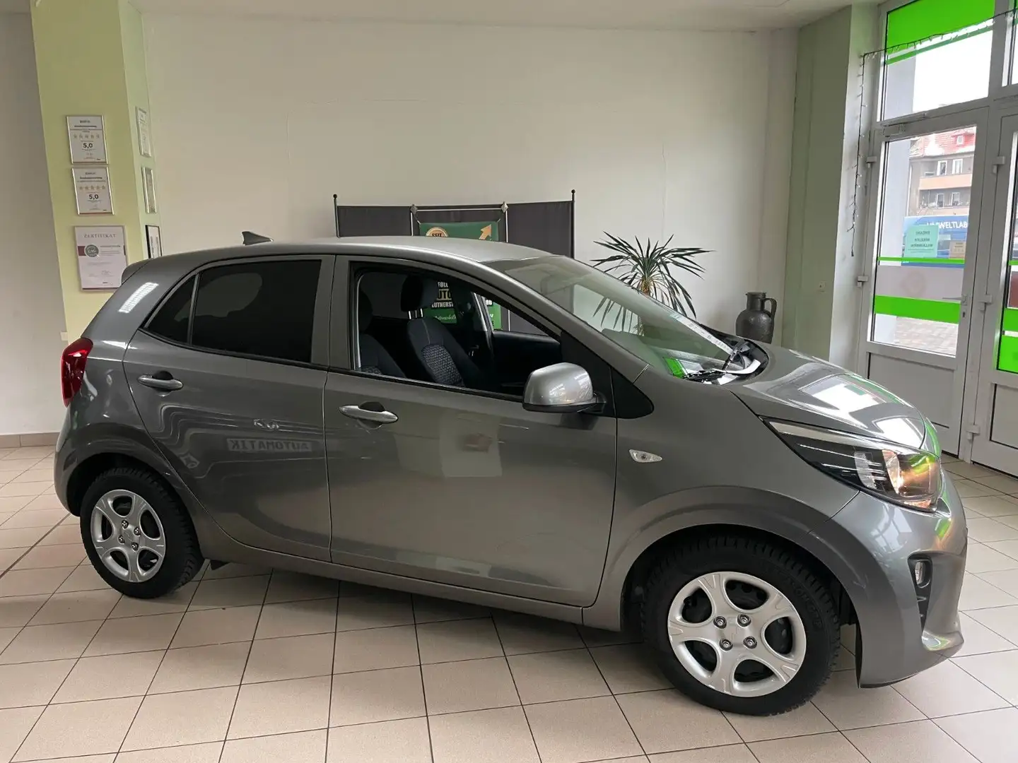Kia Picanto Vision, 84 PS, NAVI, Bluetooth.... Gris - 2