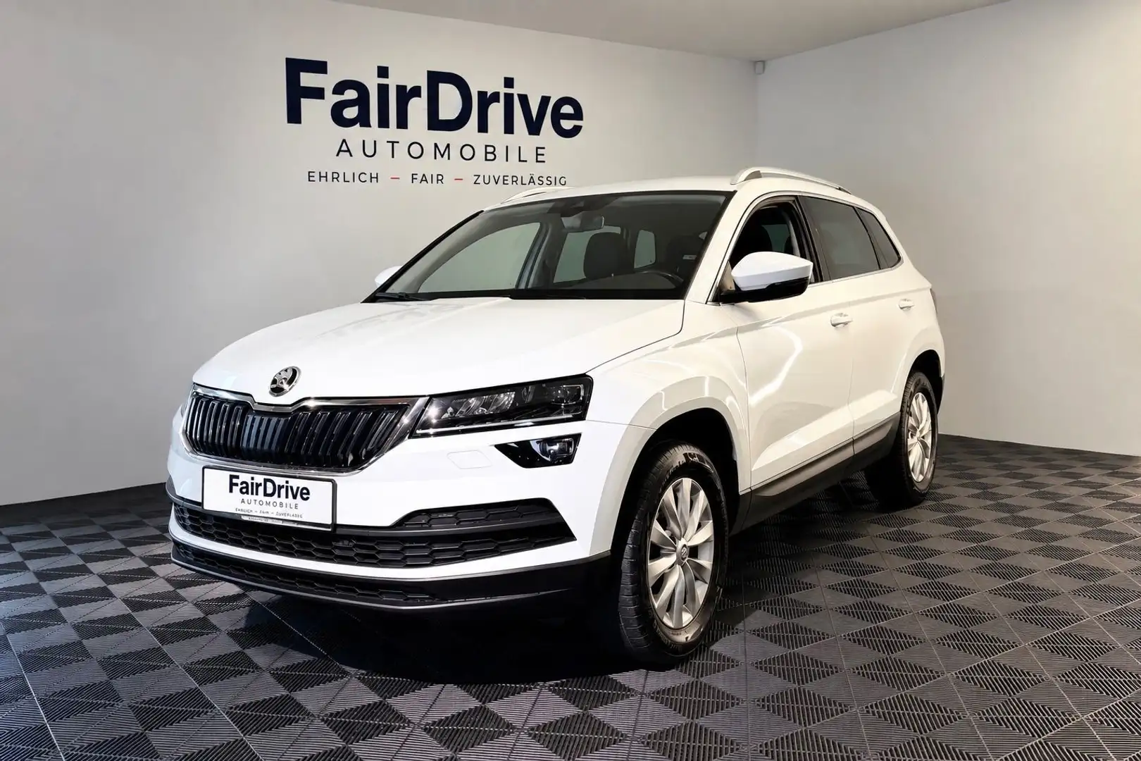 Skoda Karoq 1.6 TDI Style Weiß - 1