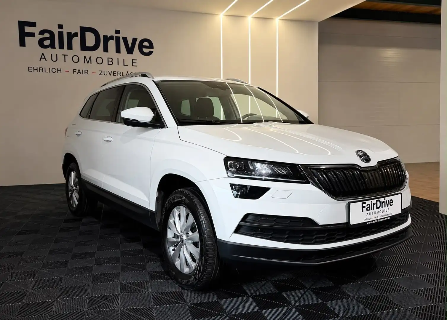 Skoda Karoq 1.6 TDI Style Weiß - 2