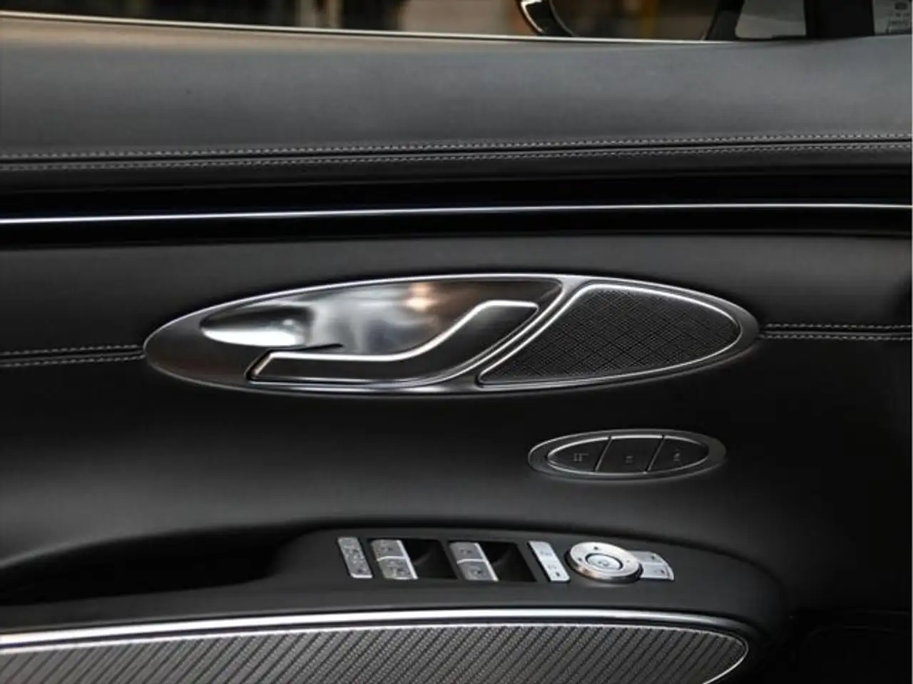 Genesis GV70 снимка Genesis GV70