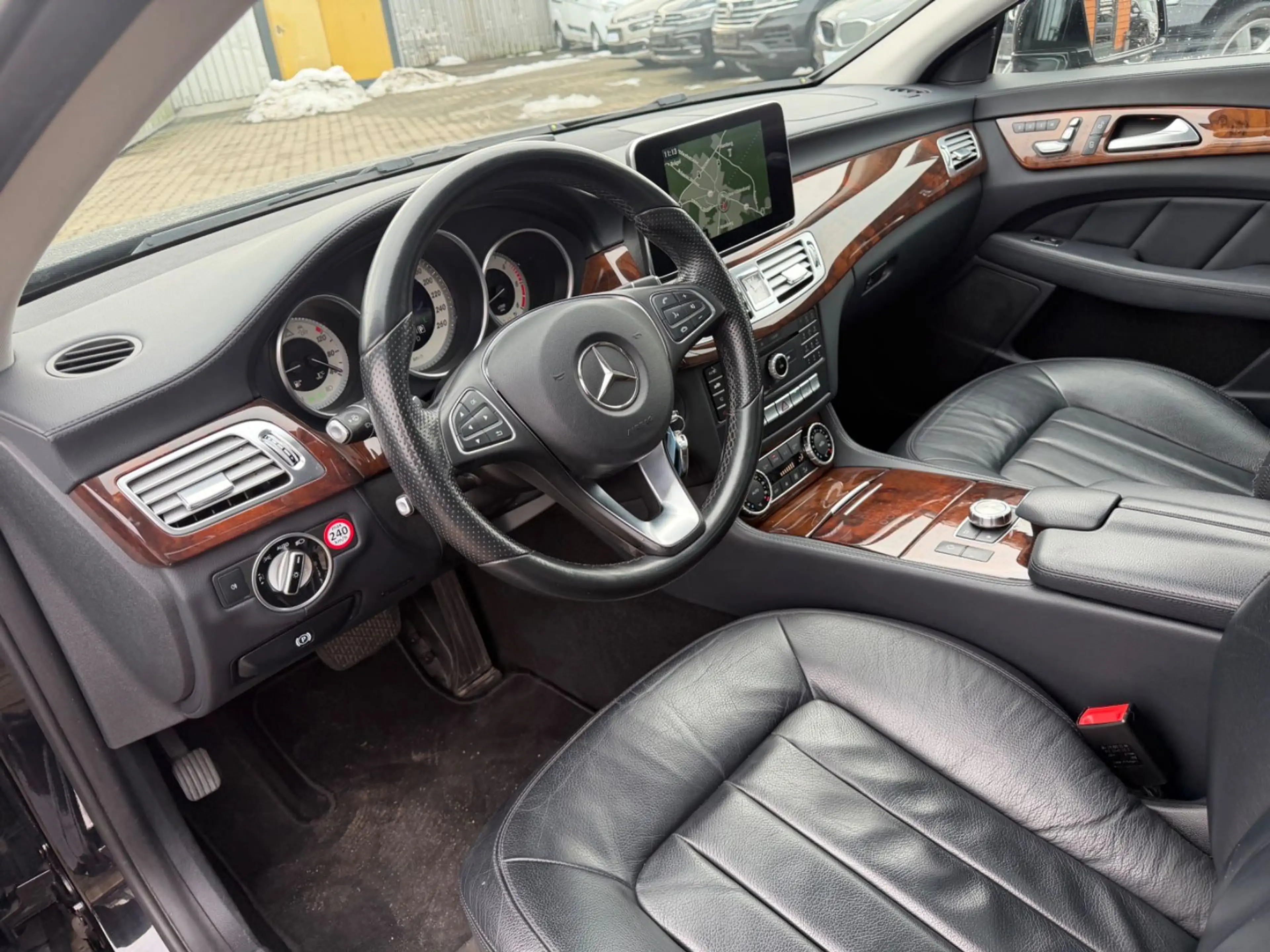 Mercedes-Benz CLS 350 BlueTec/EURO6/LED/NAVI/TEMPOMAT — photo 10