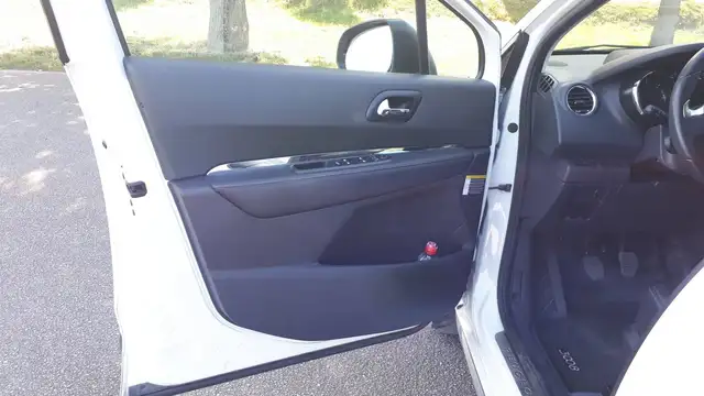 Peugeot 3008 view 7