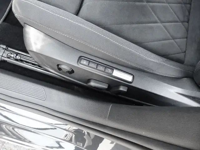 Volkswagen Golf view 16