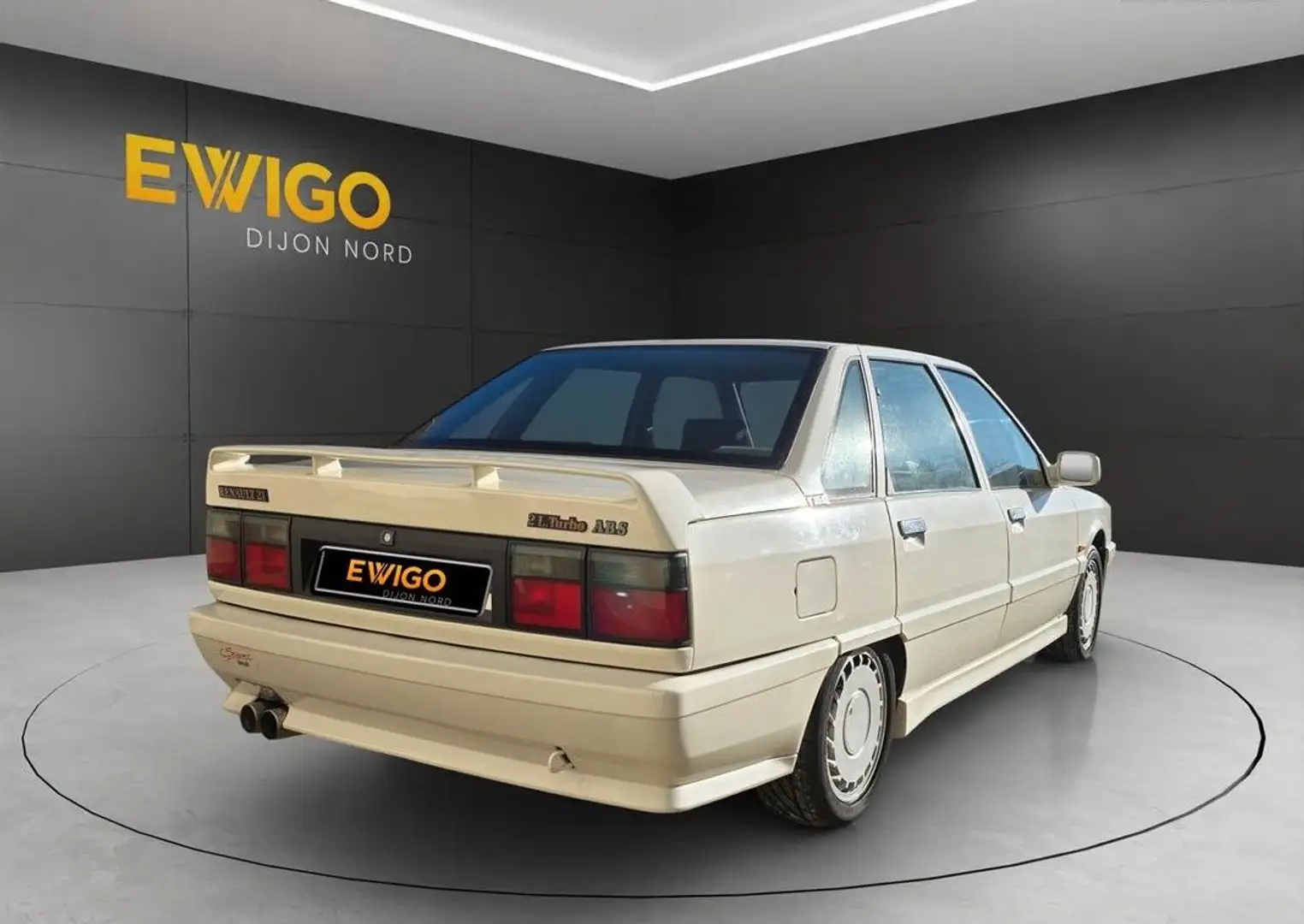 Renault R 21 21 2.0 turbo 175 ch phase 1 Weiß - 2