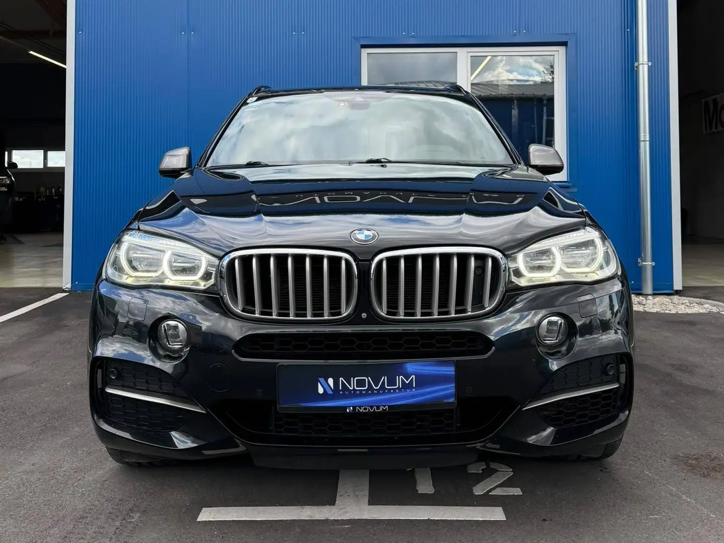 BMW X5 M M50 d Schwarz - 1