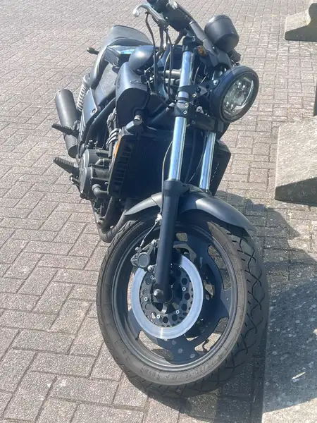 Yamaha VMAX - foto 2