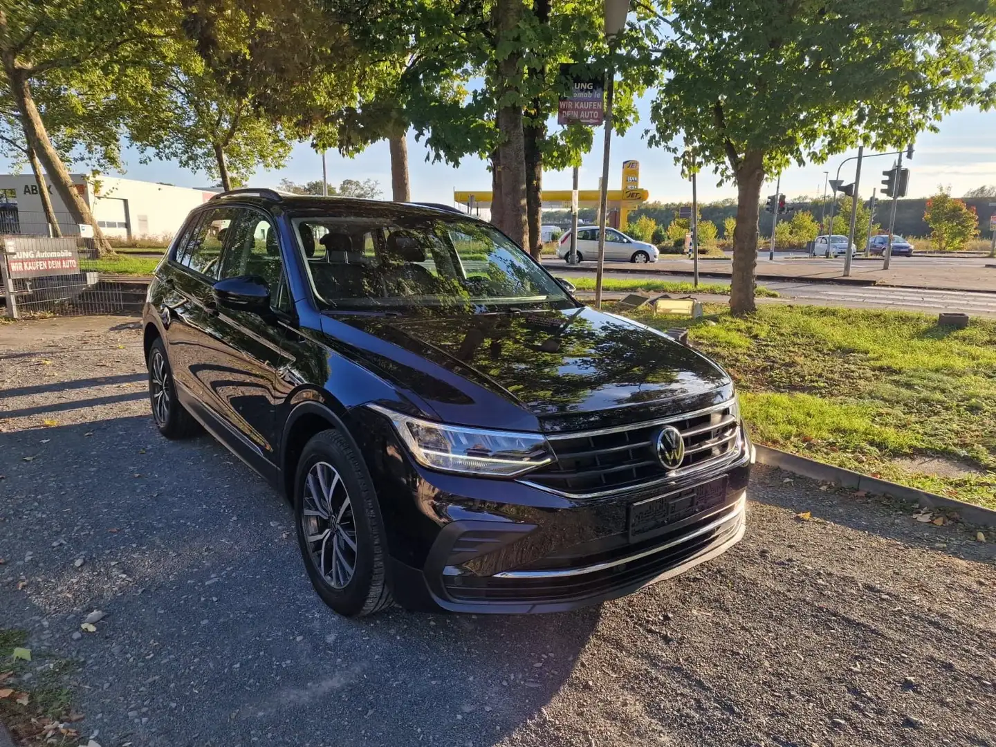 Volkswagen Tiguan Life. 1.Hand /70.000 km / Mwst/ Navi/EU6 Schwarz - 1