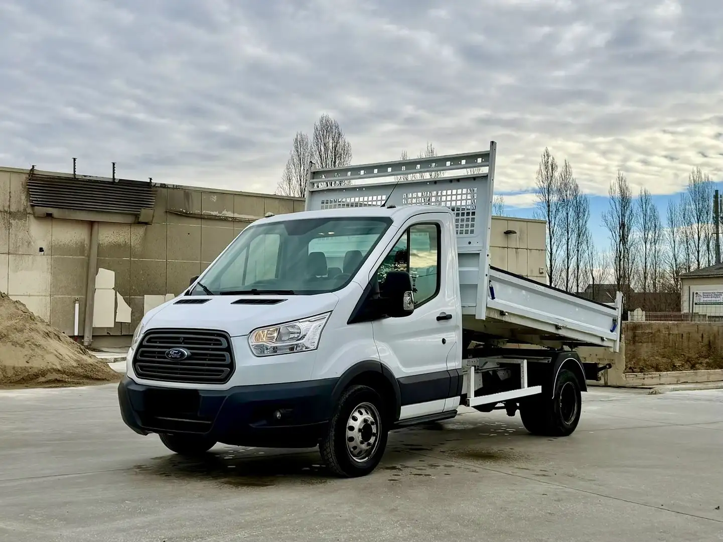 Ford Transit 2.0 ECOBLUE 130CH Weiß - 1