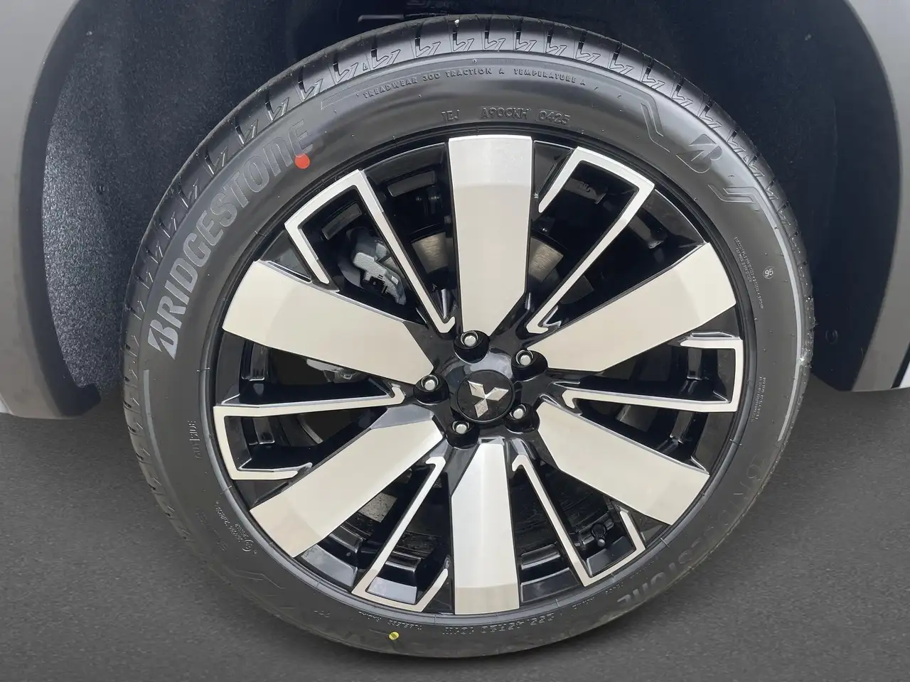 Mitsubishi Outlander 2026 — фото 11