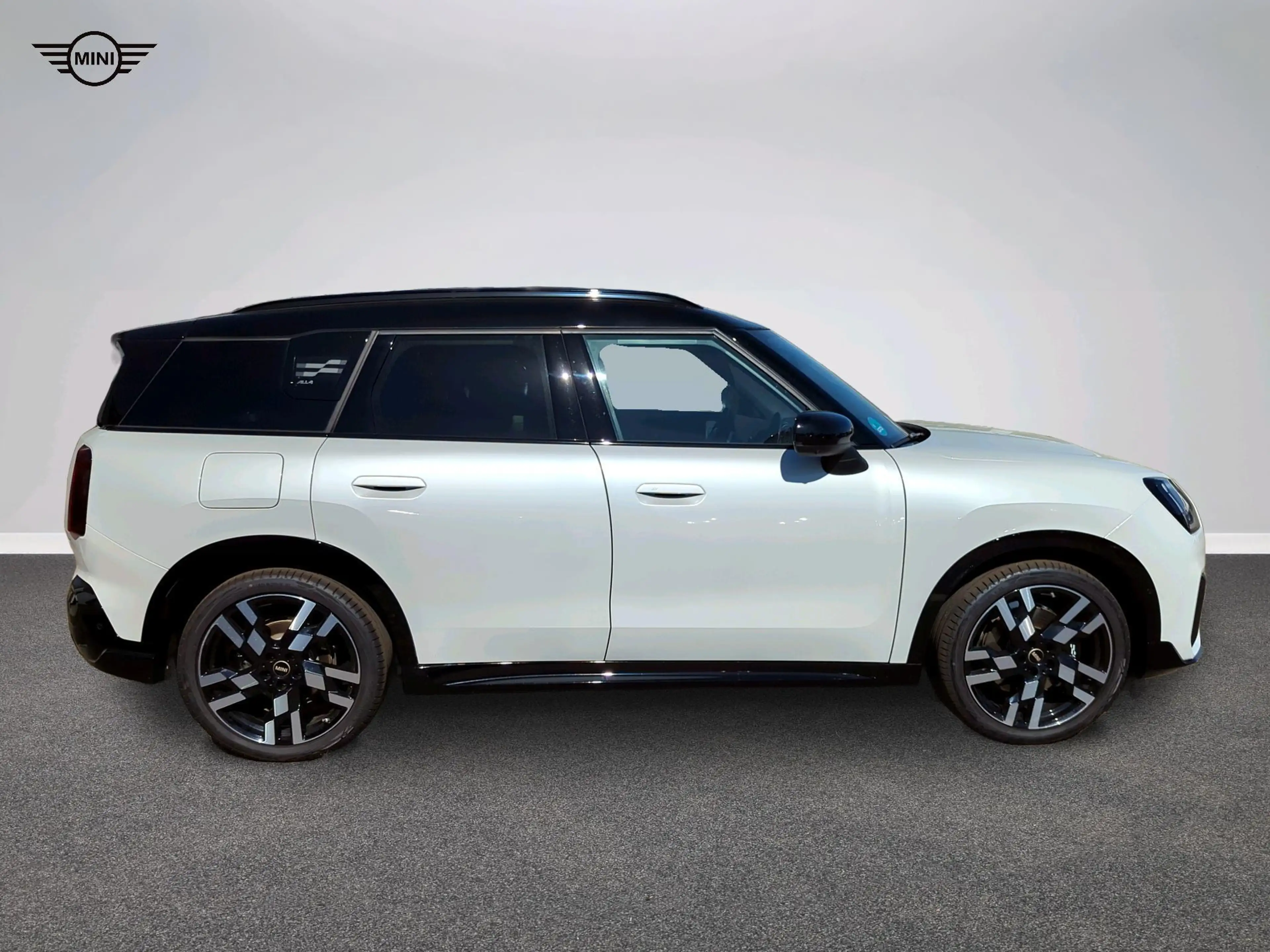 MINI Countryman S All4 John Cooper Works Trim — photo 2