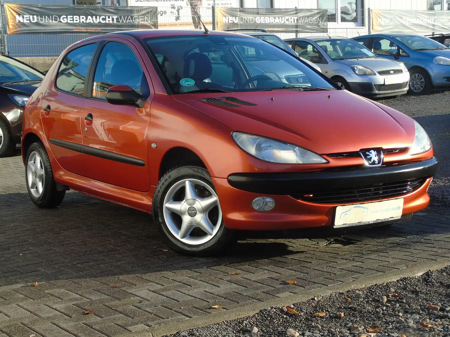Peugeot 206 75 PS*KLIMAANLAGE*TÜV 01-2026*NUR 146 TKM*ABS.. Oranje - 2