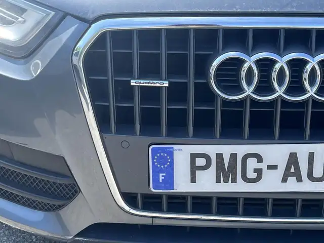 Audi Q3 view 12