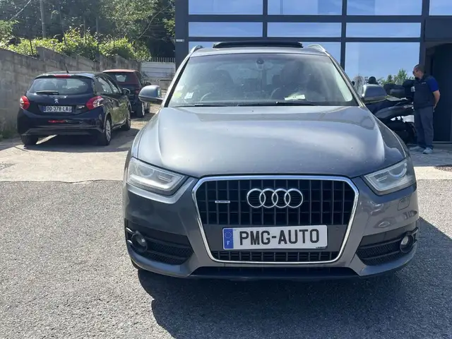 Audi Q3 view 11