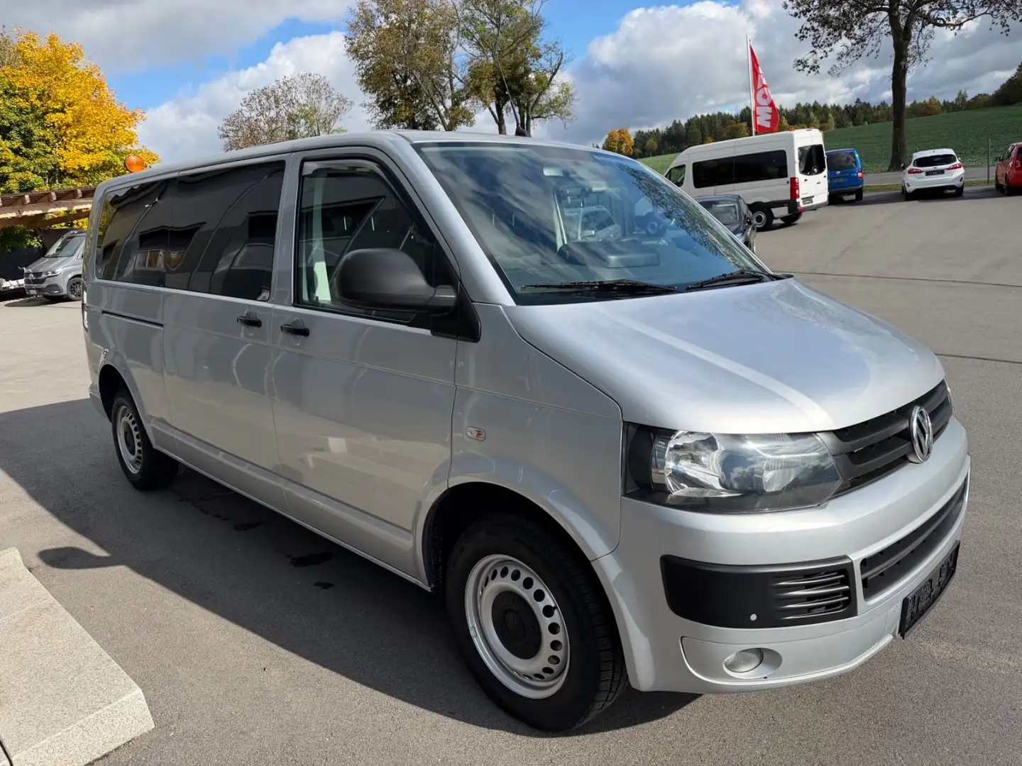 Volkswagen T5 Transporter T5 Kombi lang 2.0 TDI 7 Sitze Silber - 2