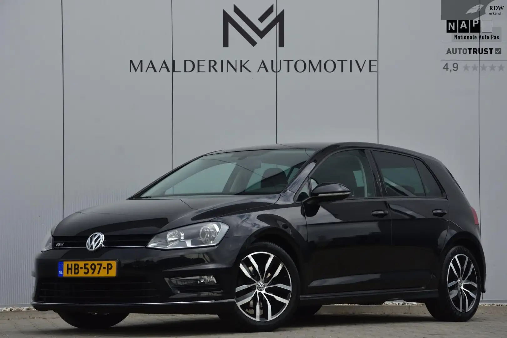 Volkswagen Golf 1.4 TSI Automaat Highline R line NAP, Trekhaak, Ca Zwart - 1