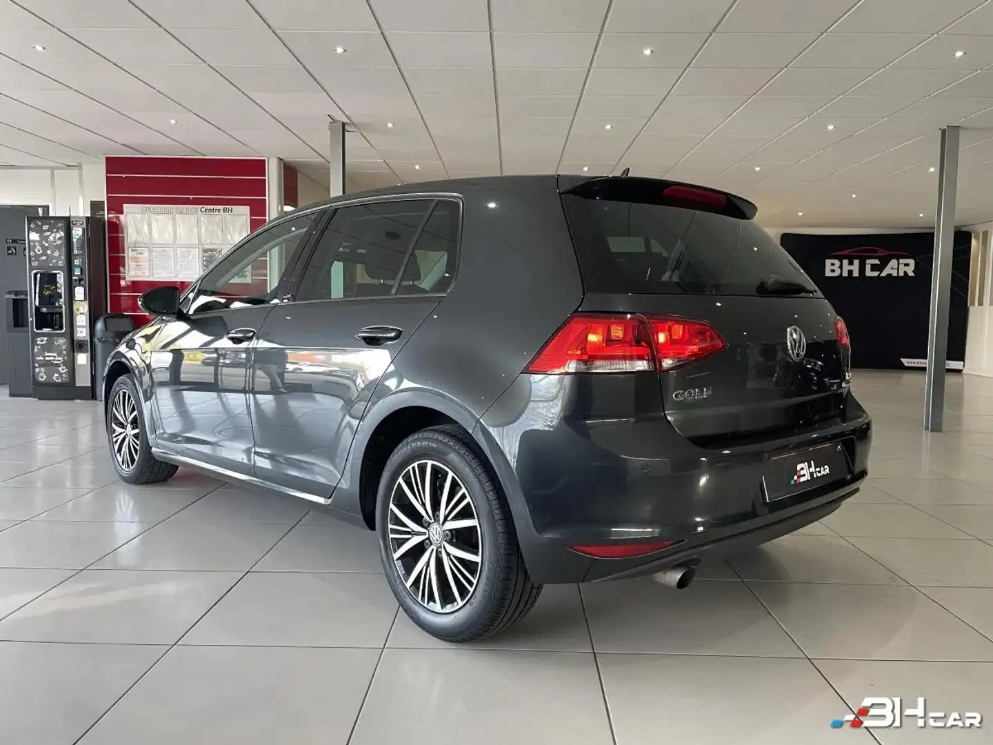 Volkswagen Golf 7   1.2 TSI 110 CH DSG7 ALLSTAR CAMÉRA GARANTIE 1 AN Noir - 2