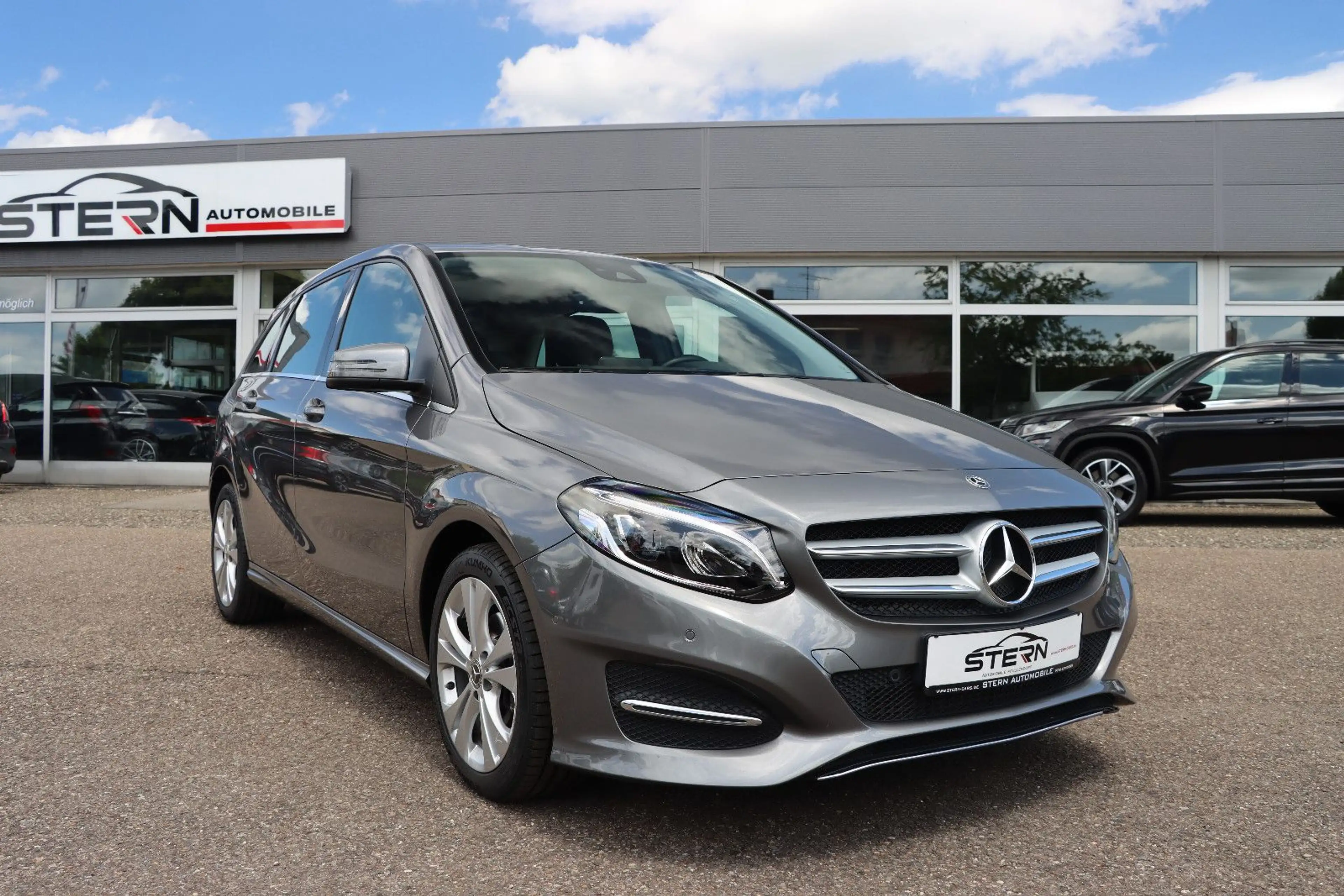 Mercedes-Benz B 200 l LEDER l NAVI l KAMERA l LED l