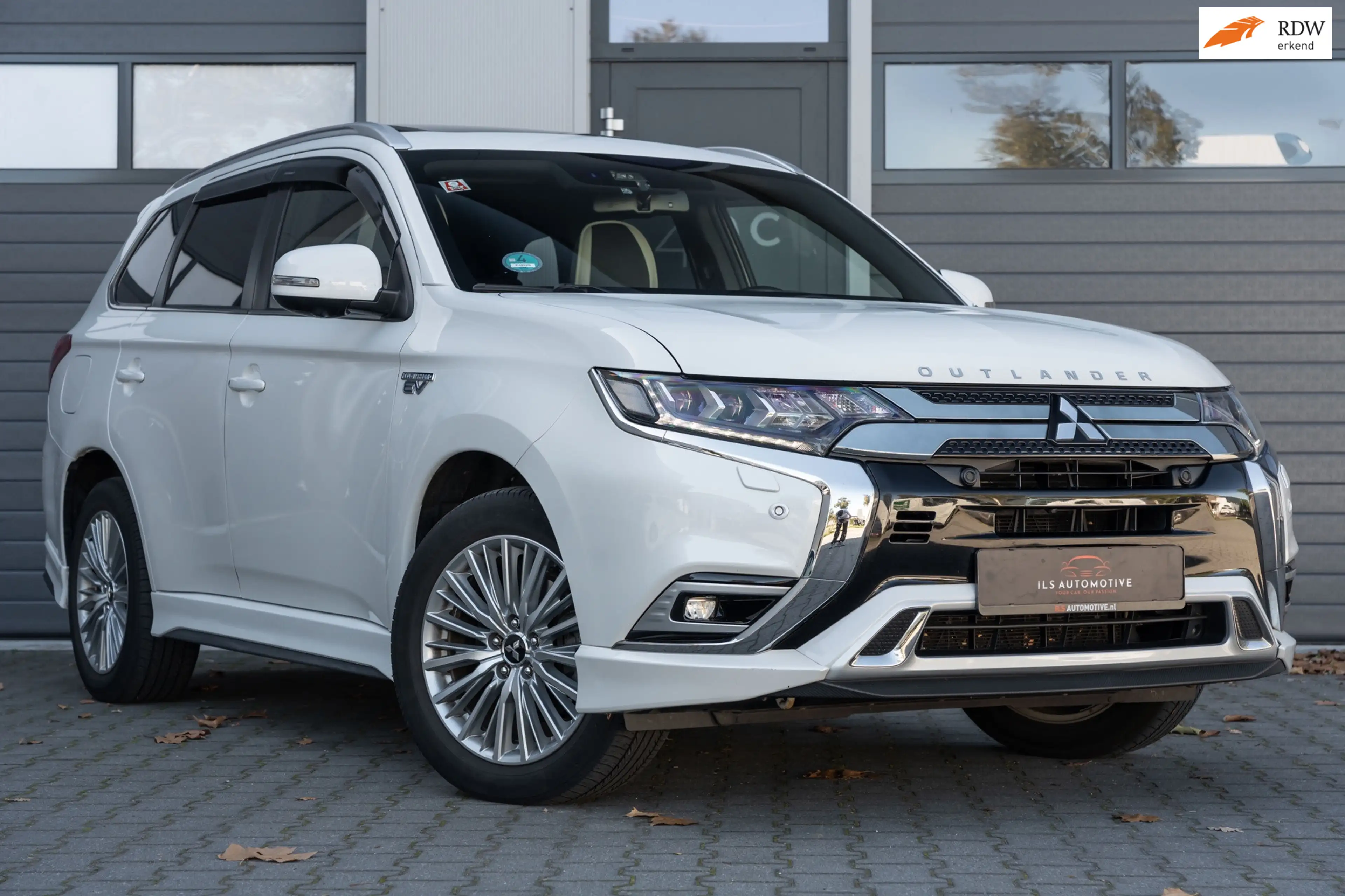 Mitsubishi Outlander 2.4 PHEV S-Edition 4WD|GARANTIE 2027|Pano |Vol Led