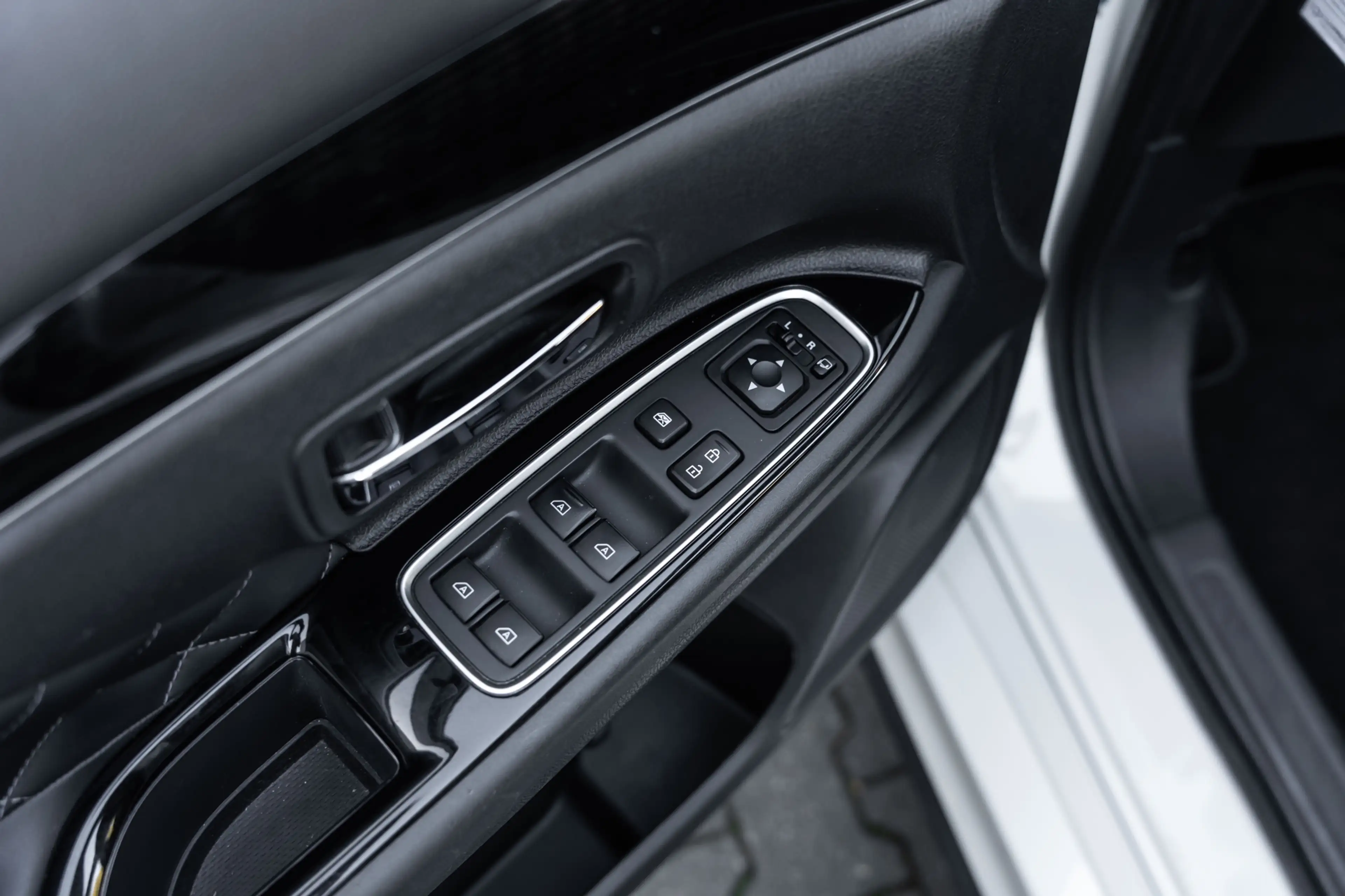 Mitsubishi Outlander 2.4 PHEV S-Edition 4WD|GARANTIE 2027|Pano |Vol Led — photo 38