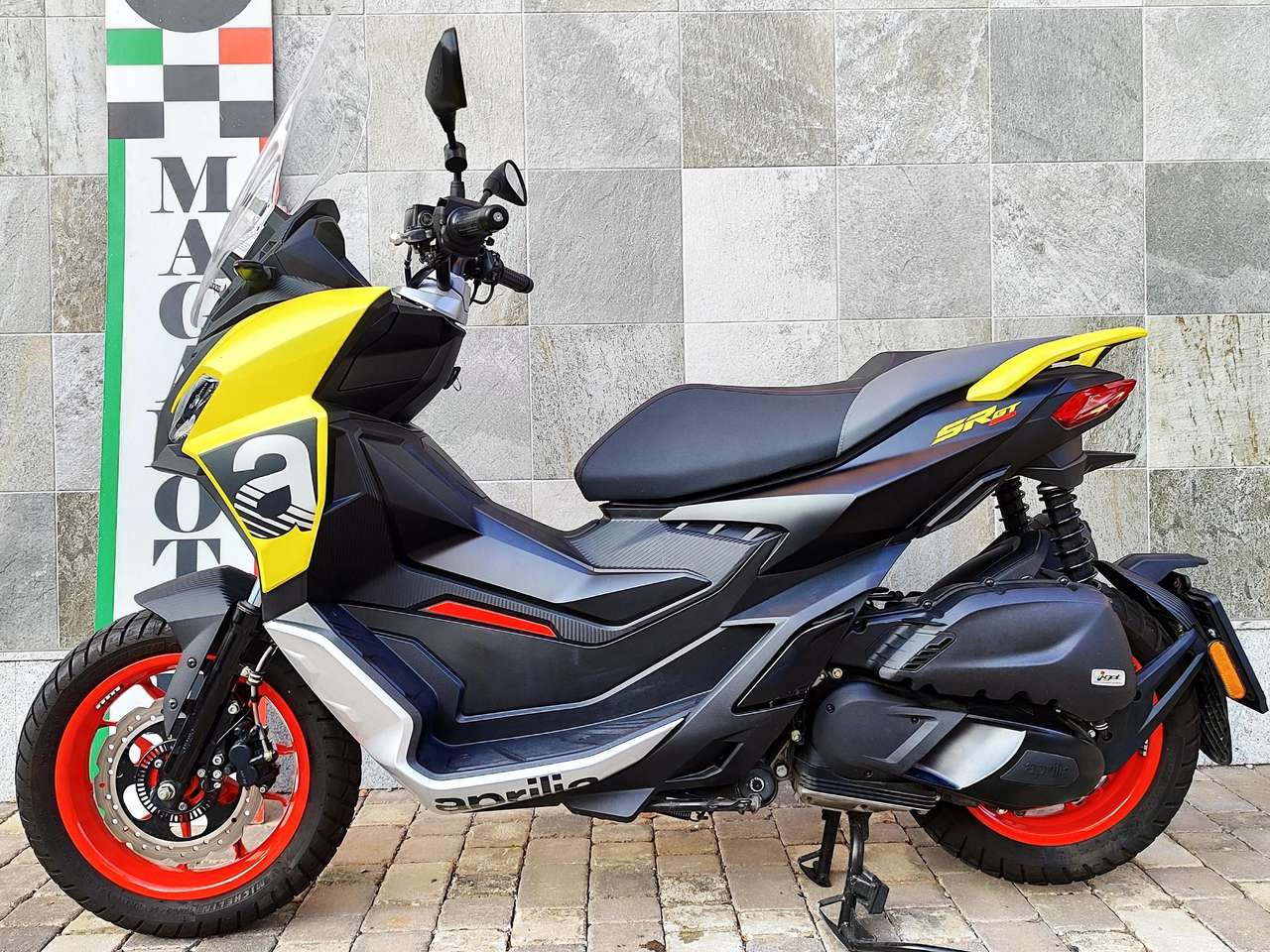 Aprilia SR GT 200