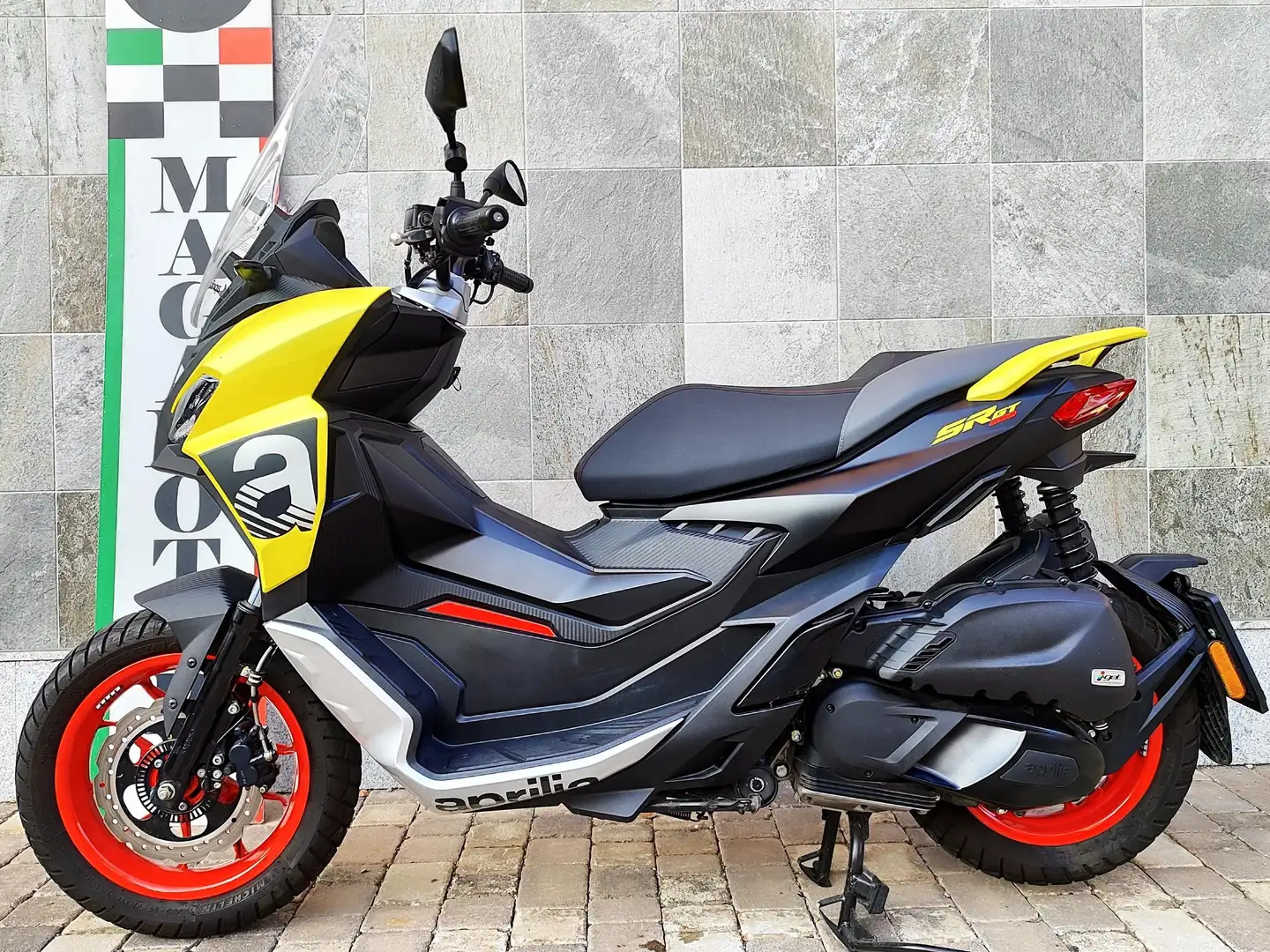 Aprilia SR GT 200 Giallo - 1