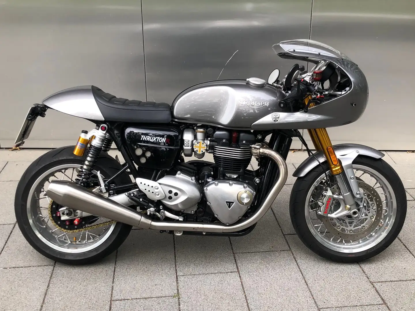 Triumph Thruxton 1200 R -TÜV NEU- wenig Kilometer Srebrny - 1