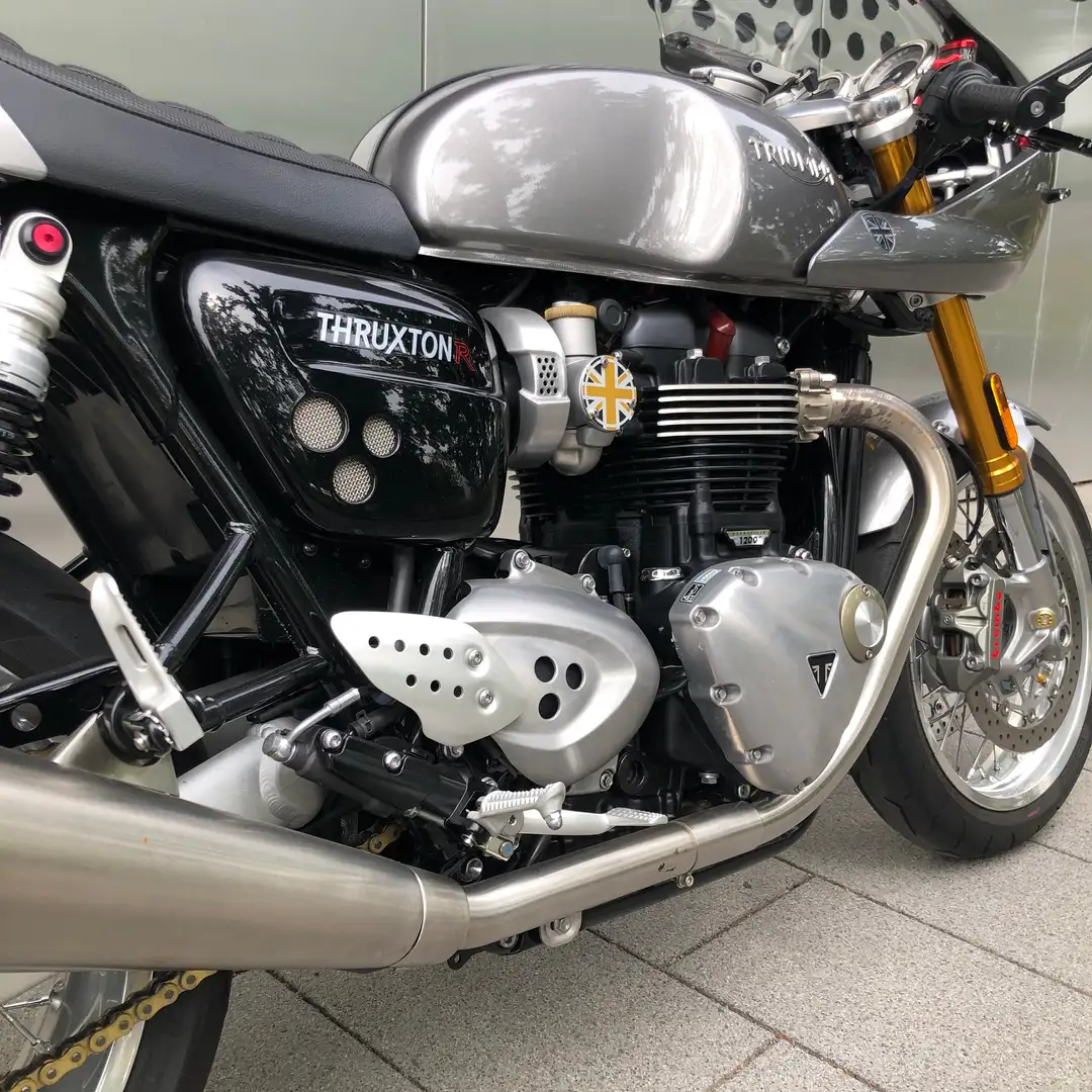Triumph Thruxton 1200 R -TÜV NEU- wenig Kilometer Srebrny - 2