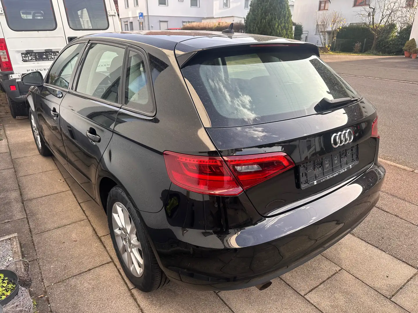 Audi A3 1.2 TFSI Sportback Ambition Schwarz - 1