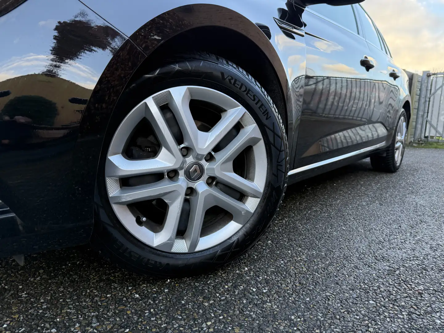 Renault Megane Estate 1.2 TCe Zen Volledig onderhouden Schwarz - 2