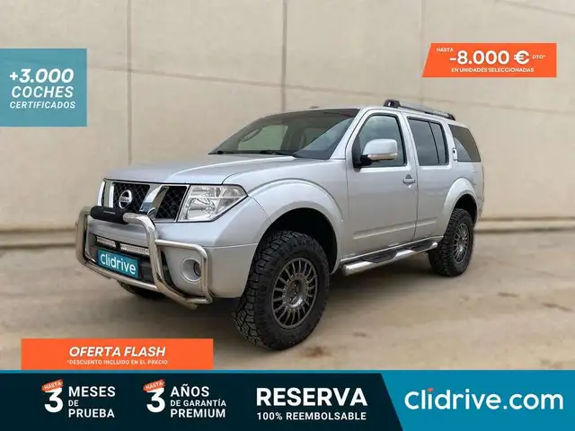 Nissan Pathfinder 2.5dCi SE