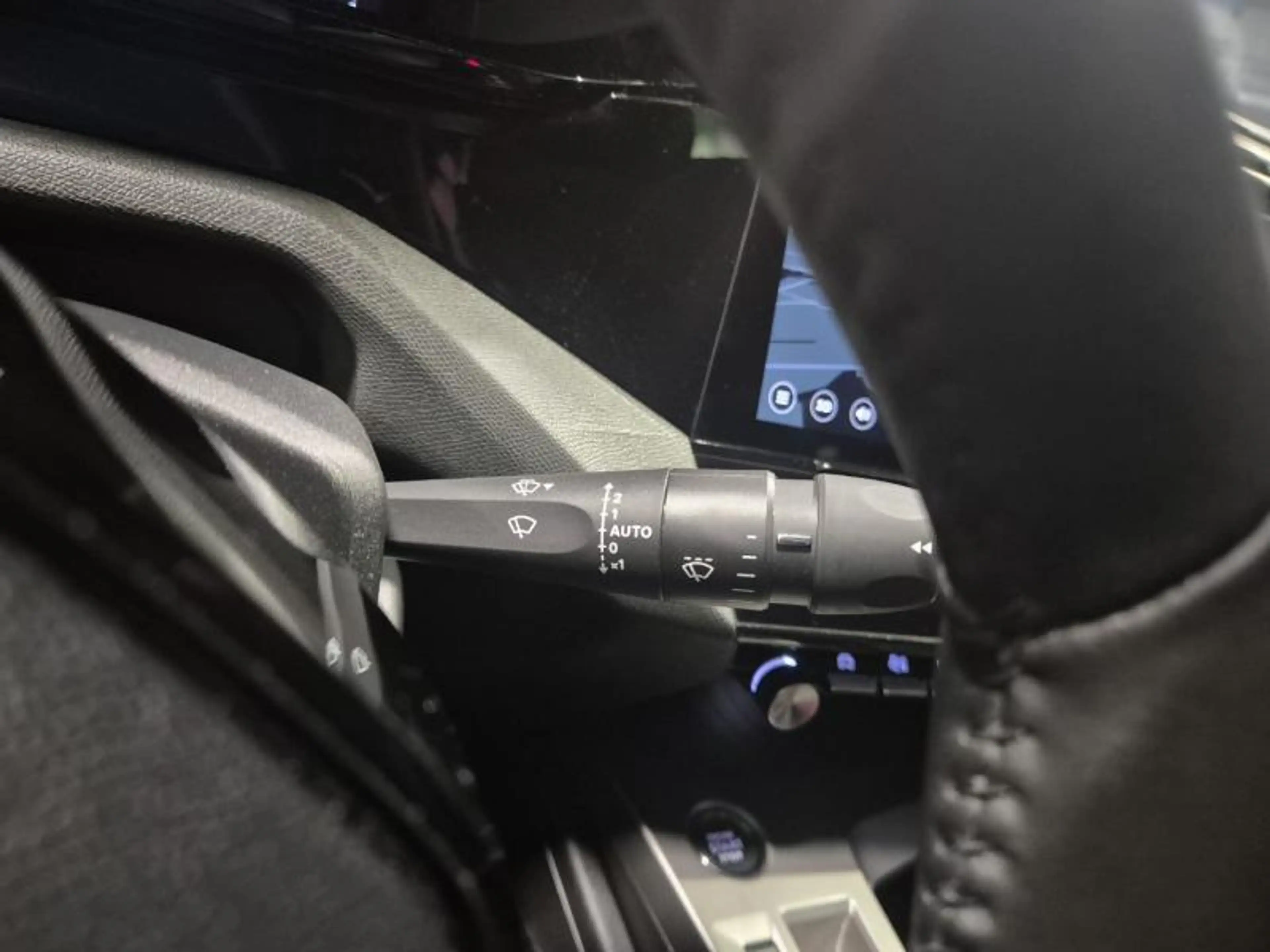 Peugeot 408 3D NAVI/360 CAMERA/HALF LEDER ALLURE — photo 9