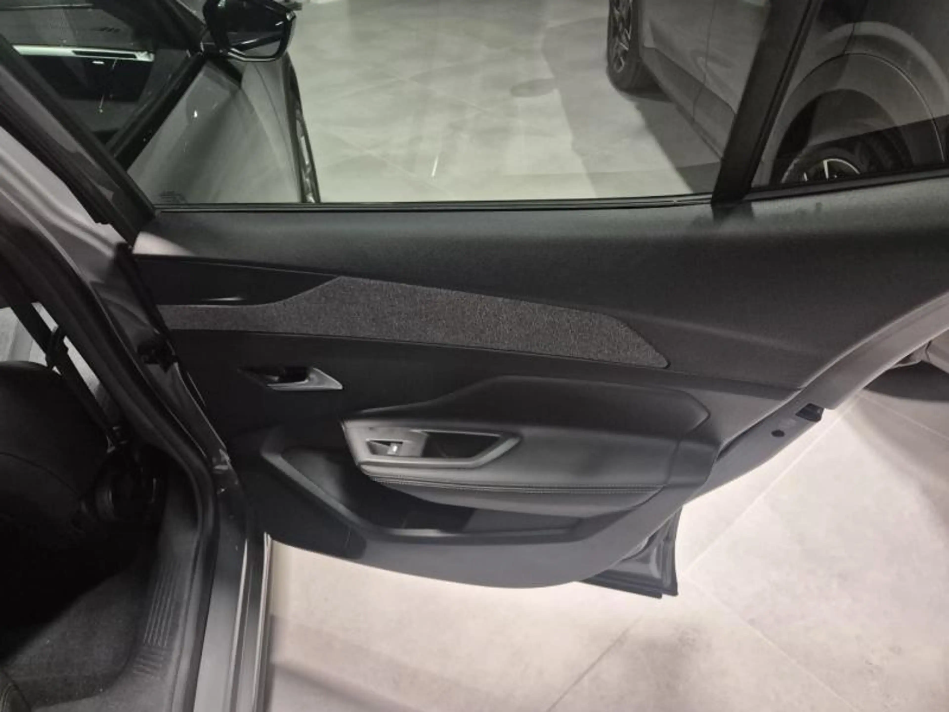 Peugeot 408 3D NAVI/360 CAMERA/HALF LEDER ALLURE — photo 12