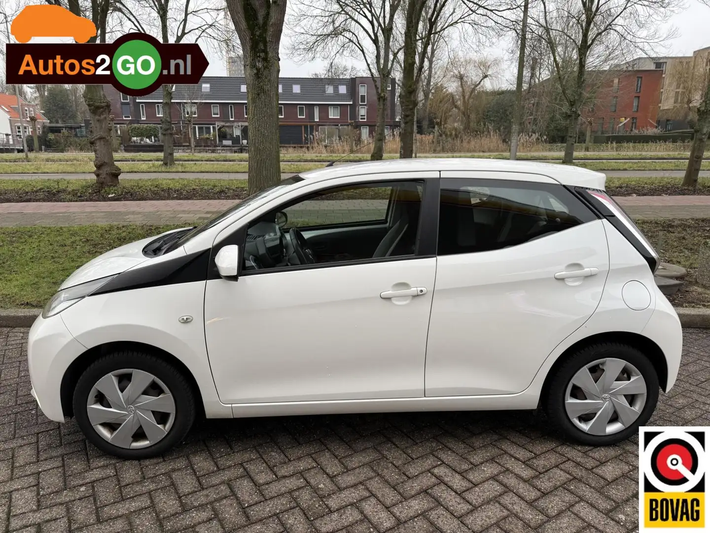 Toyota Aygo 1.0 VVT-i x Weiß - 2