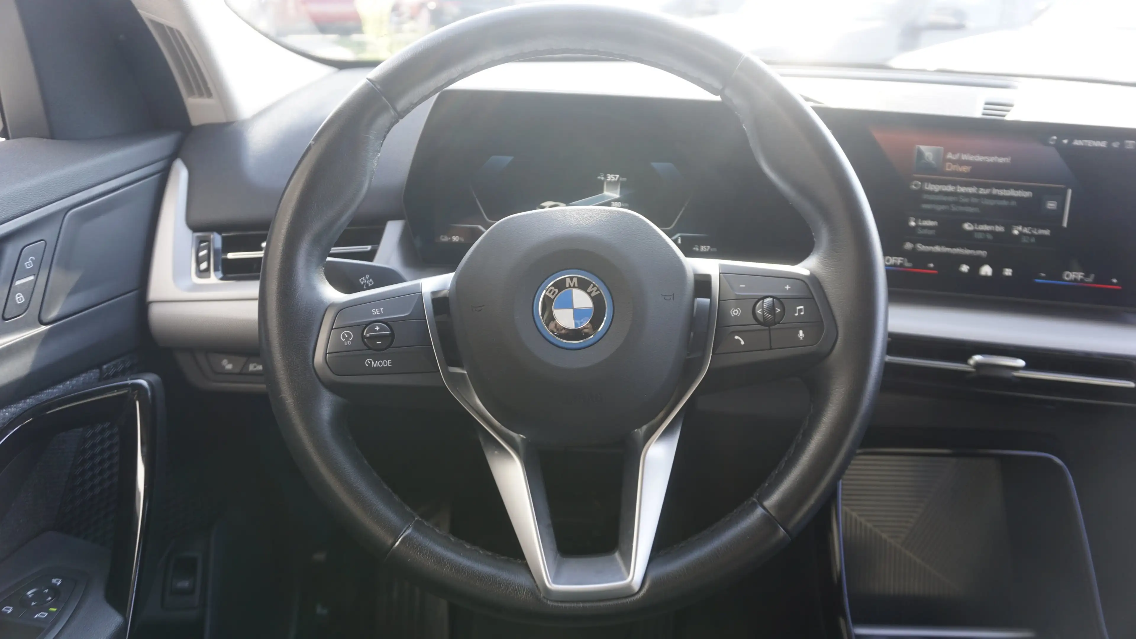 BMW iX2 xDrive30 — photo 13