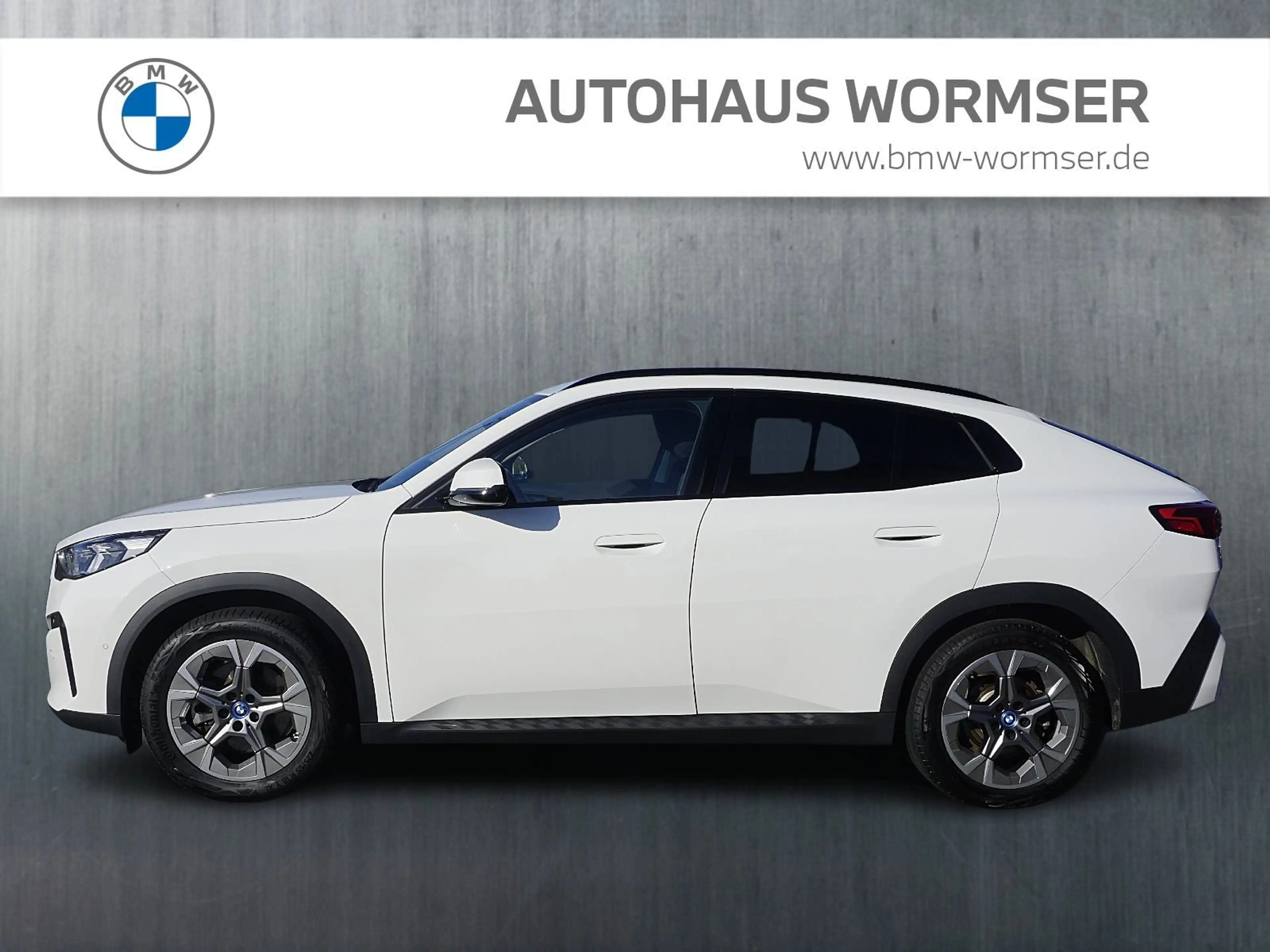 BMW iX2 xDrive30 — photo 4