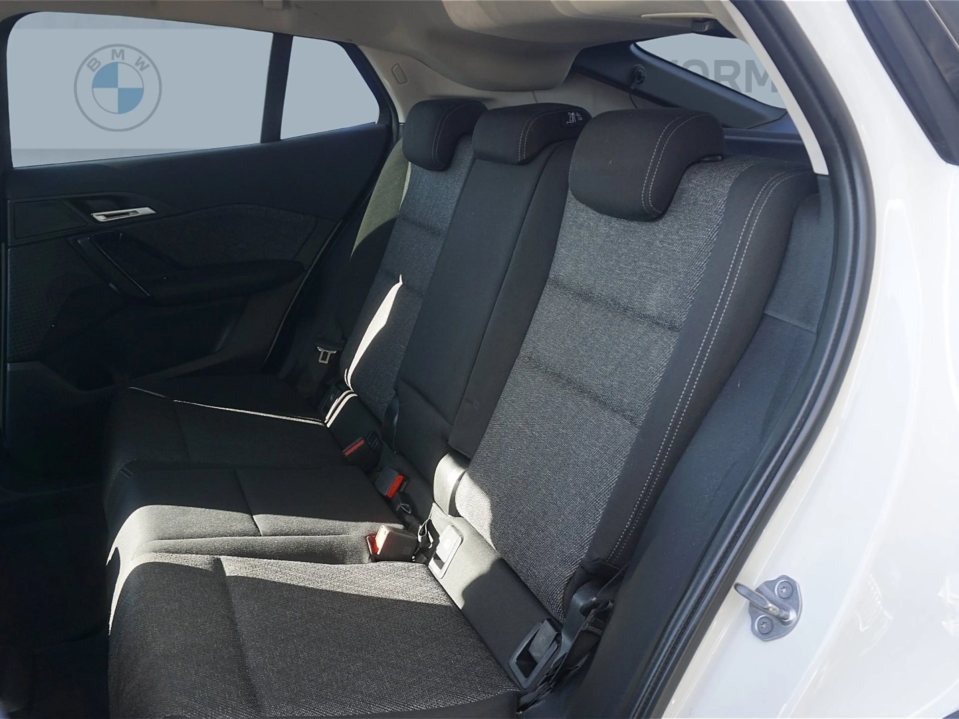 BMW iX2 xDrive30 — photo 10