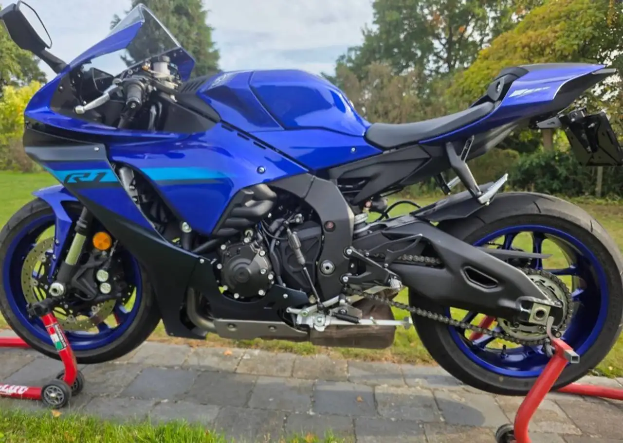 Yamaha YZF-R1