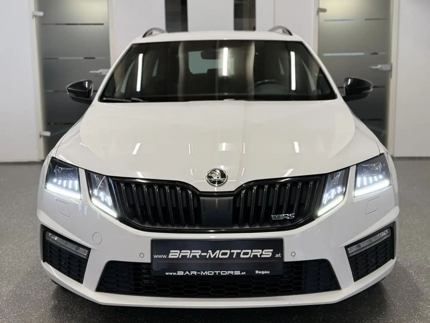 Skoda Octavia RS 4x4*KAMERA*STHZ*ACC*LANE*AHK*LED*SHZ Blanc - 2