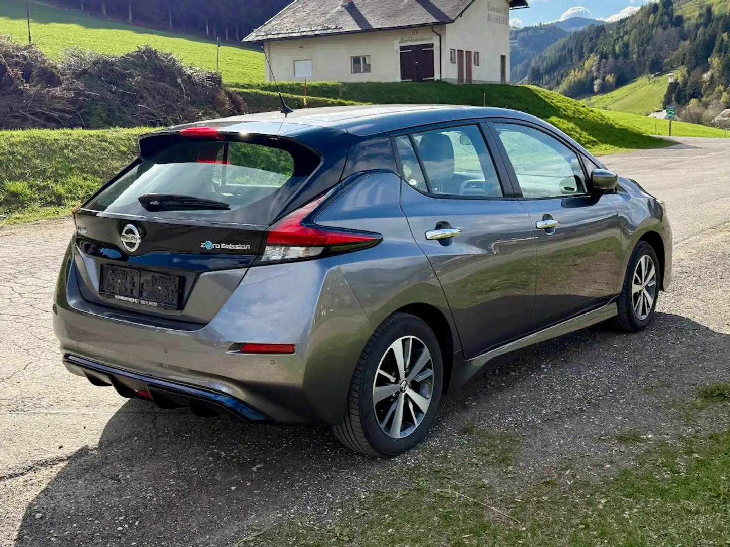 Nissan Leaf Leaf 40kWh 150 PS 360° Monitor Winterpaket (Lenkradheizung, Sitzheizung v+h) Grau - 2