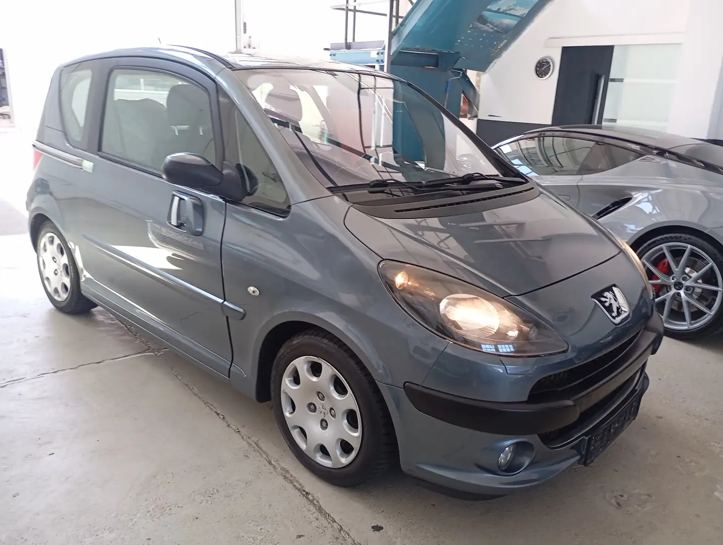 Peugeot 1007 Sondermodell "roxy"! Klimaautomatik! TÜV neu! Grau - 1