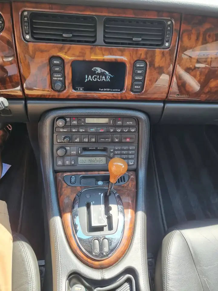Jaguar XKR X100 Convertible 4.0 V8 Supercharged 363cv Serie speciale dei 100anni di Jaguar solo 500pezzi, foto 12