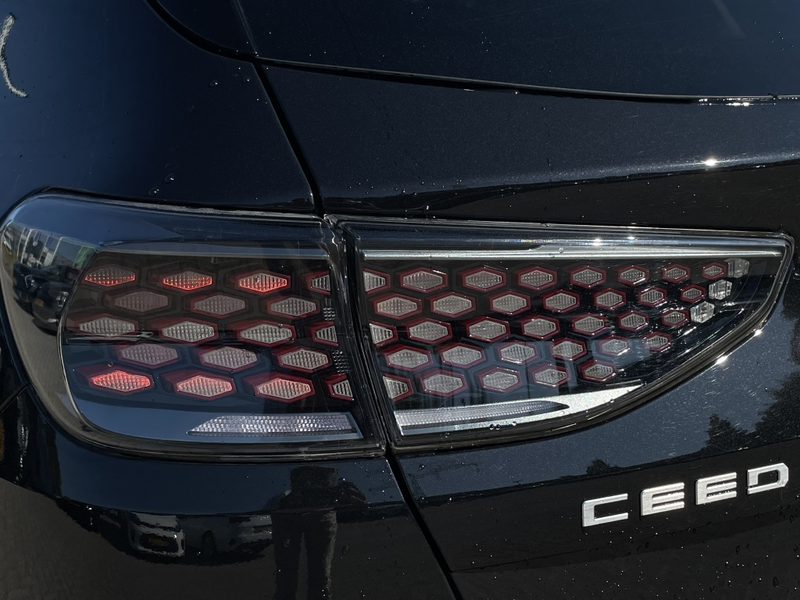 Kia Ceed / cee'd 1.0 T-GDi MHEV DCT7 AUTOMAAT Design Edition — photo 9
